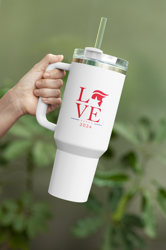 Travel mug with a handle